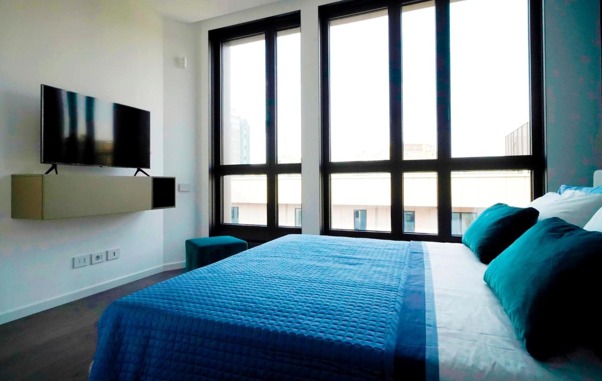 Apartamento San Babila Tower With Panoramic Terrace Overlooking Duomo By Rentopolis *