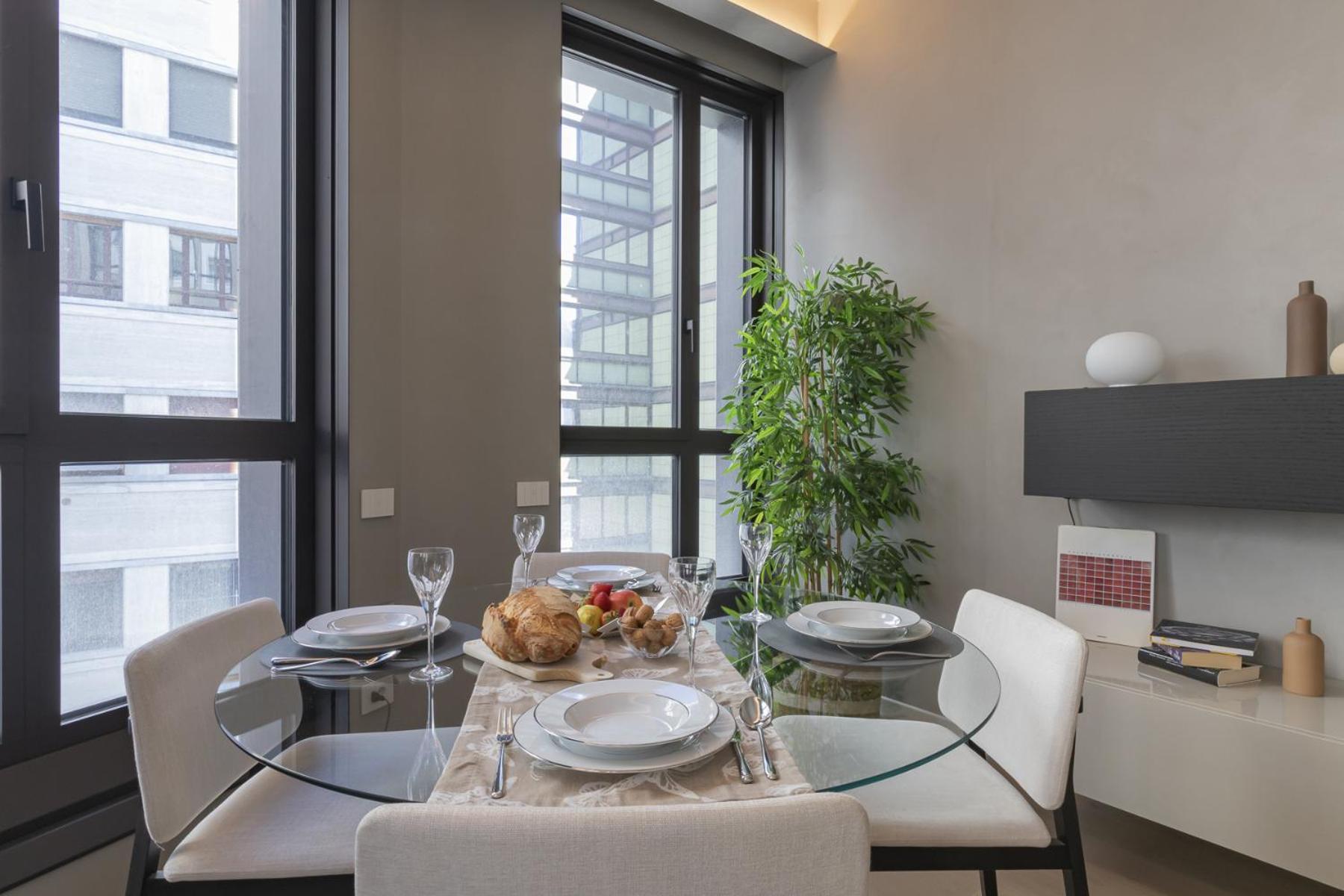 San Babila Tower With Panoramic Terrace Overlooking Duomo By Rentopolis Apartamento Milán