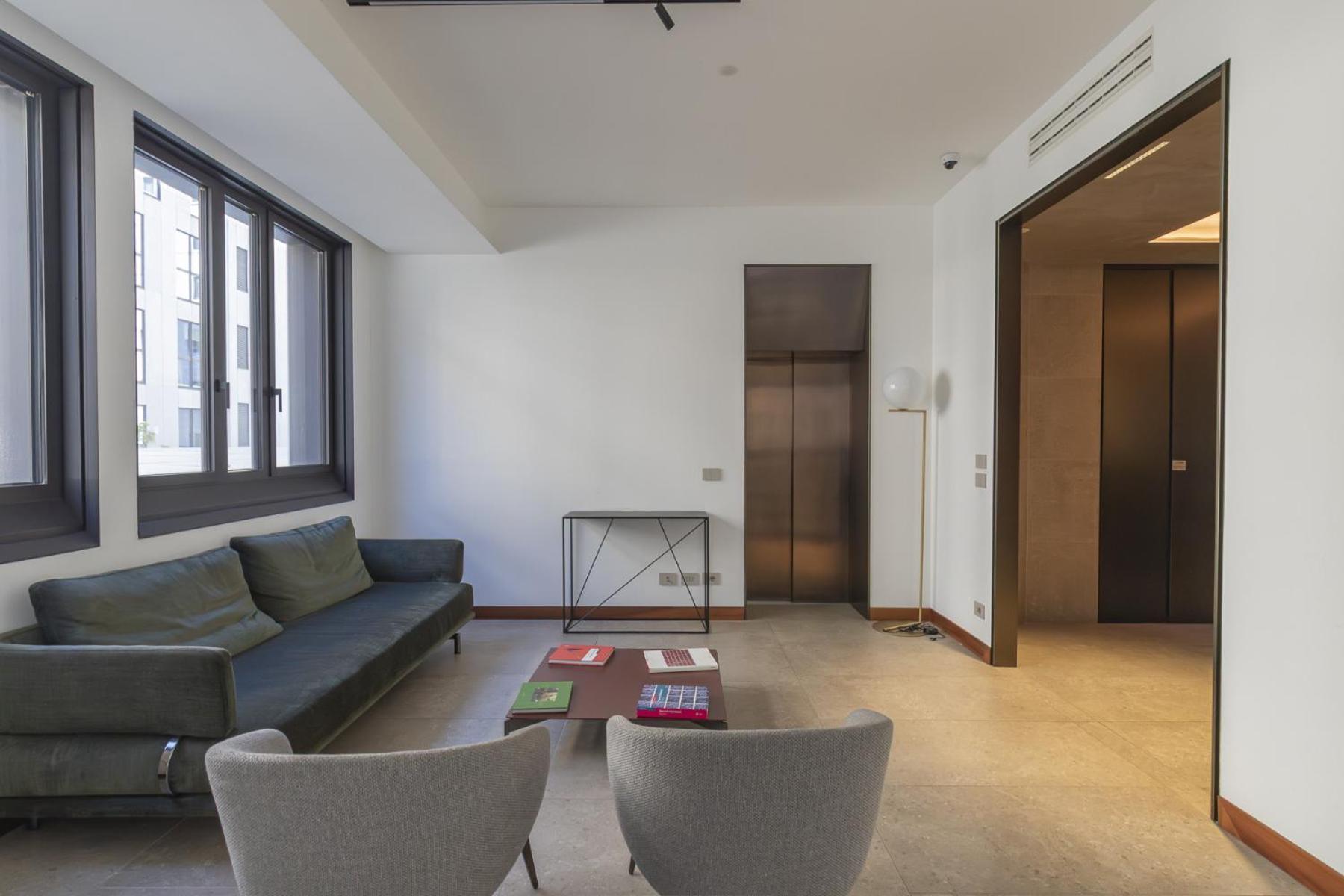 San Babila Tower With Panoramic Terrace Overlooking Duomo By Rentopolis Apartamento Milán